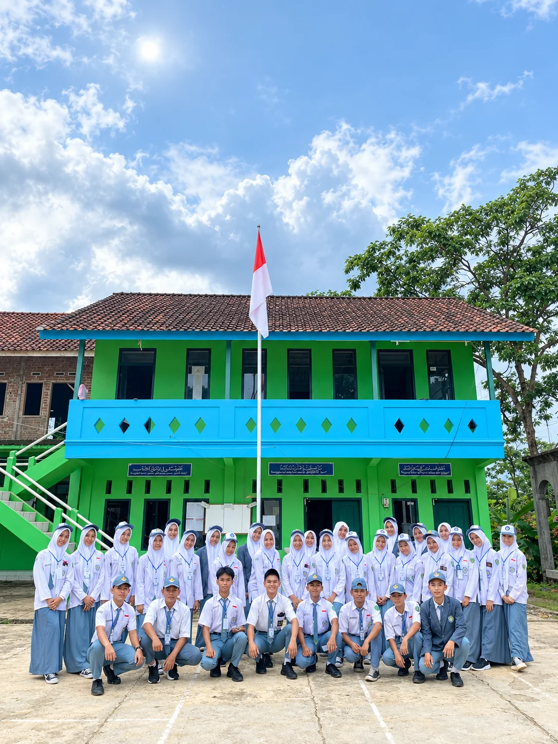 Lomba Orasi Hari Kartini Siswi Berbaju Kebaya